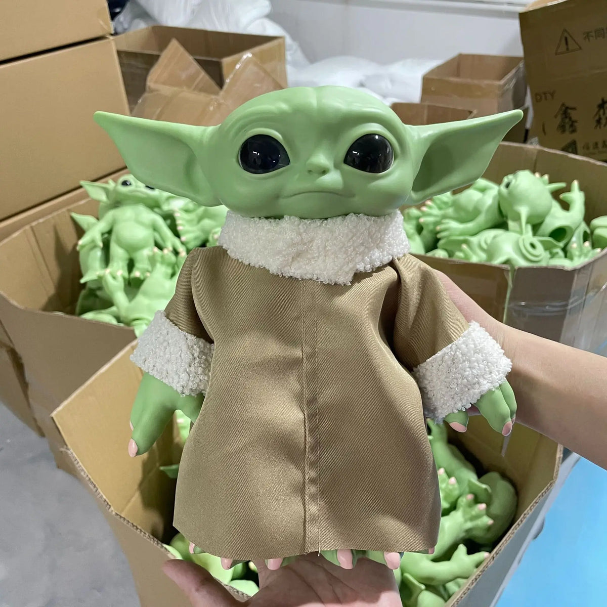 Yoda Bebê e Boneca de Pelúcia da Marvel Star Wars - univershope